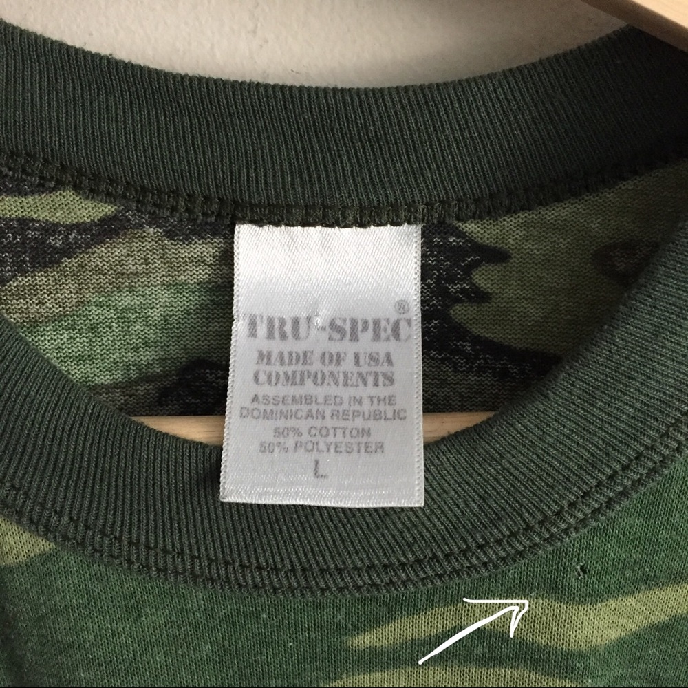 SOLD! Urban Outfitters Vintage Camo T-Shirt Tee - Picture 4 of 8